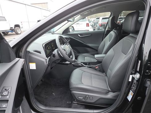 Certified 2023 Kia Niro EX image 14