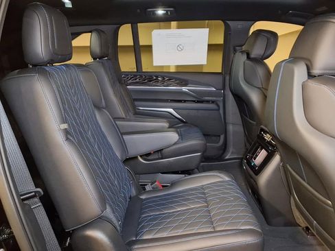 New 2026 Cadillac Escalade IQ Luxury 1 w/ LPO, Premium Carpet Package AWD/4WD image 7