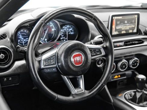Used 2017 FIAT 124 Spider Classica RWD image 12
