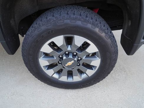 Used 2022 Chevrolet Silverado 2500 LT w/ Convenience Package AWD/4WD image 36