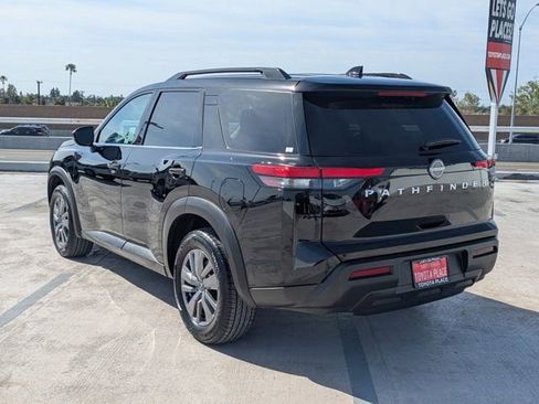 Used 2025 Nissan Pathfinder SV FWD image 12