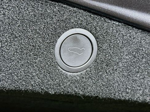 Used 2025 Tesla Model 3 Long Range AWD/4WD image 28