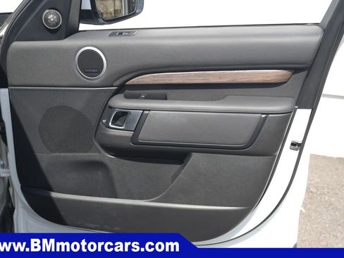 Used 2019 Land Rover Discovery HSE image 37