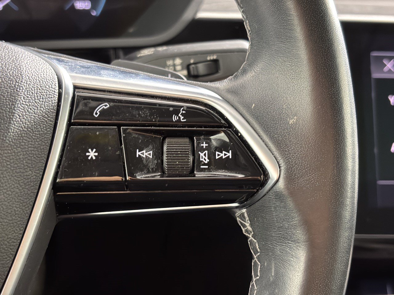 Used 2022 Audi e-tron Premium AWD/4WD image 19