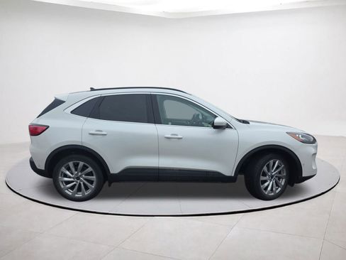 Used 2022 Ford Escape Titanium w/ Titanium Elite Package image 8