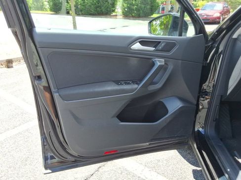 Used 2021 Volkswagen Tiguan S FWD image 21