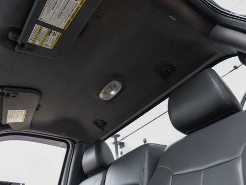 Used 2015 Ford F550 4x4 Regular Cab Super Duty image 36
