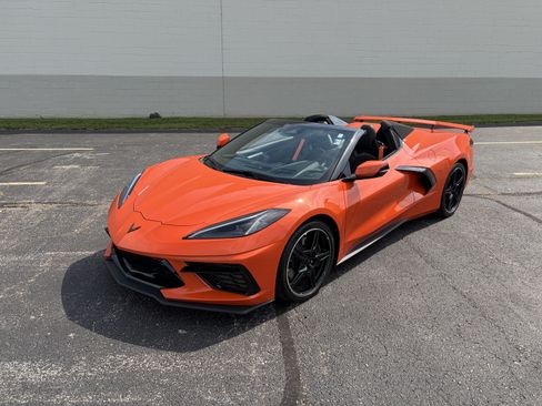 Used 2025 Chevrolet Corvette Stingray Premium Conv w/ Z51 Performance Package RWD image 9