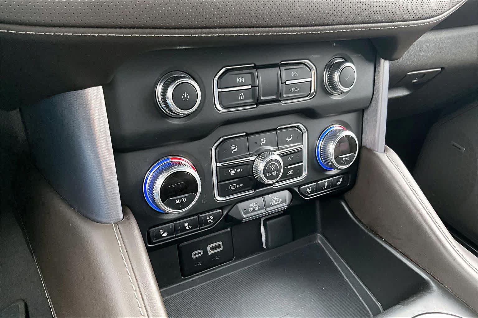 Used 2024 GMC Yukon SLT RWD image 28