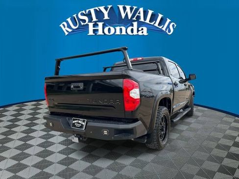 Used 2017 Toyota Tundra SR5 w/ SR5 Upgrade Package AWD/4WD image 3