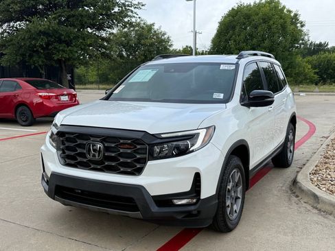 Used 2023 Honda Passport TrailSport image 1