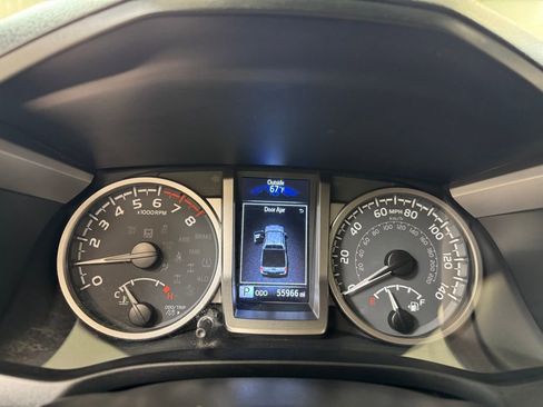 Used 2022 Toyota Tacoma Limited AWD/4WD image 26