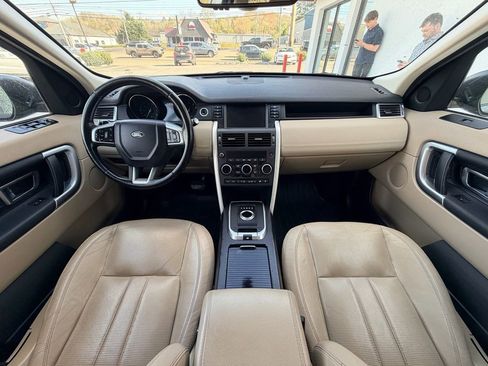 Used 2016 Land Rover Discovery Sport HSE image 19