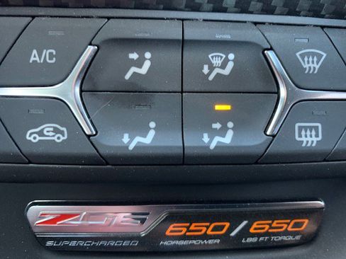 Used 2016 Chevrolet Corvette Z06 w/ 3LZ Preferred Equipment Group image 20