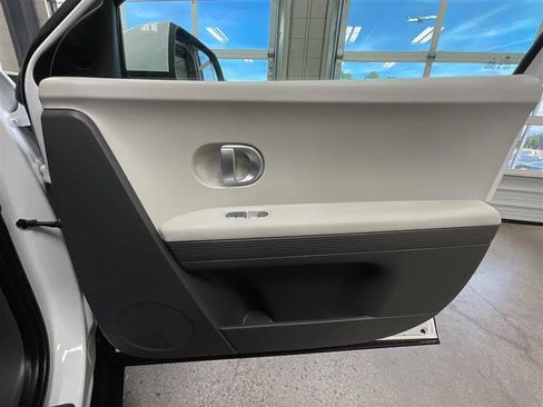 Used 2024 Hyundai Ioniq 5 SEL RWD image 27
