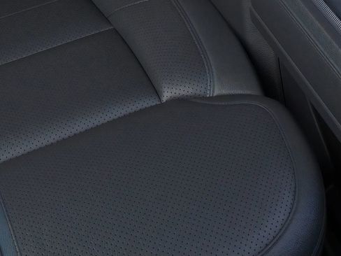 Used 2026 Ford F350 Platinum w/ FX4 Off-Road Package image 21