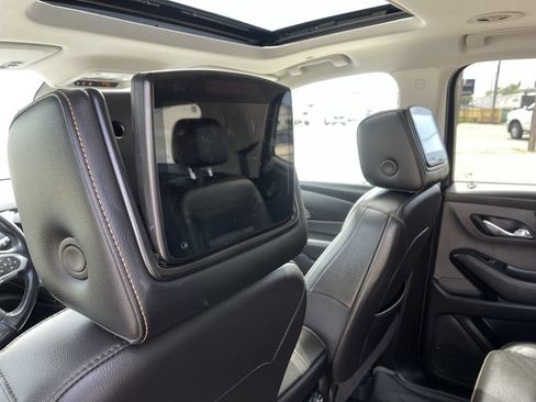 Used 2021 Chevrolet Traverse Premier w/ Redline Edition AWD/4WD image 37