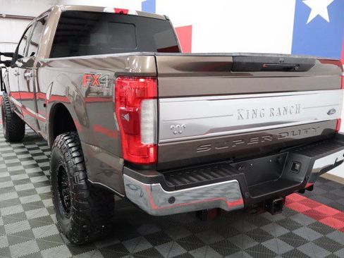 Used 2017 Ford F250 King Ranch w/ King Ranch Ultimate Package AWD/4WD image 13