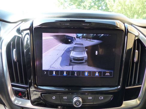 Used 2020 Chevrolet Traverse LT w/ LT Premium Package FWD image 31