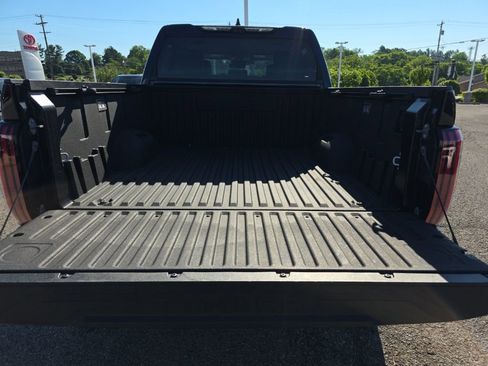 Used 2023 Toyota Tundra Limited AWD/4WD image 6