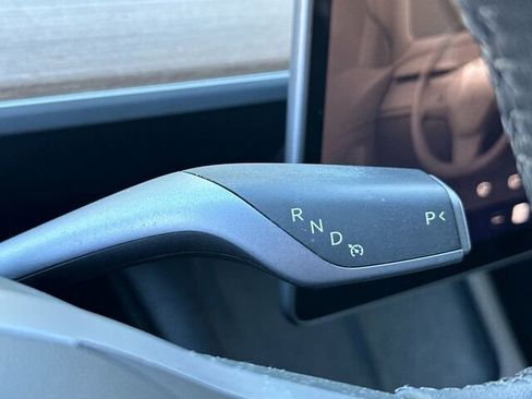 Used 2024 Tesla Model Y Long Range image 27