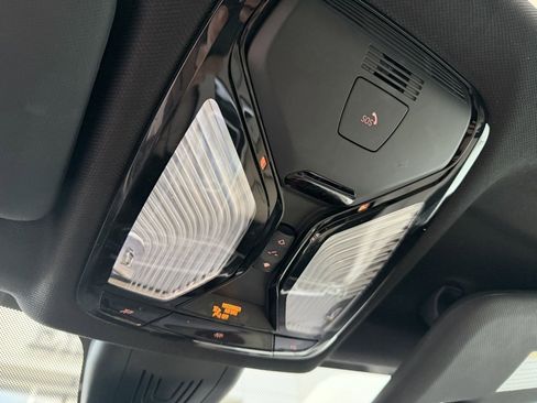 Used 2021 BMW X5 xDrive40i w/ Premium Package image 32