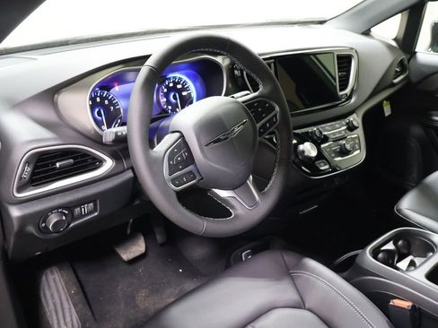 New 2026 Chrysler Voyager LX image 19