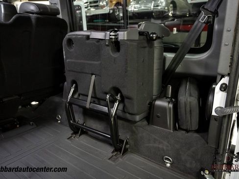 Used 1993 Land Rover Defender 110 image 30