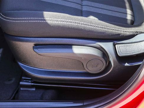 Certified 2024 Hyundai Venue SEL image 21