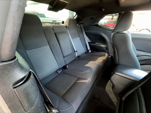 Used 2019 Dodge Challenger SXT RWD image 19