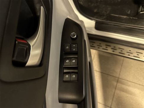 Used 2019 Toyota Highlander XLE image 23