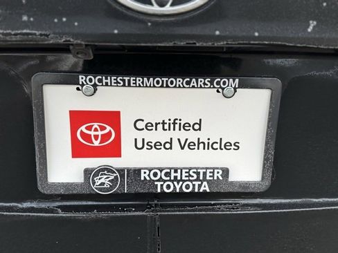 Certified 2023 Toyota Highlander XLE image 48