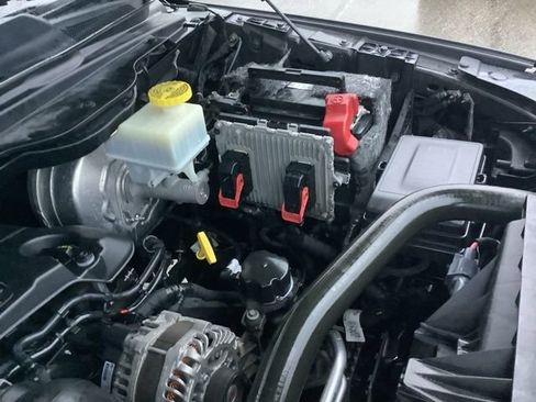 Used 2019 RAM 1500 Laramie image 17