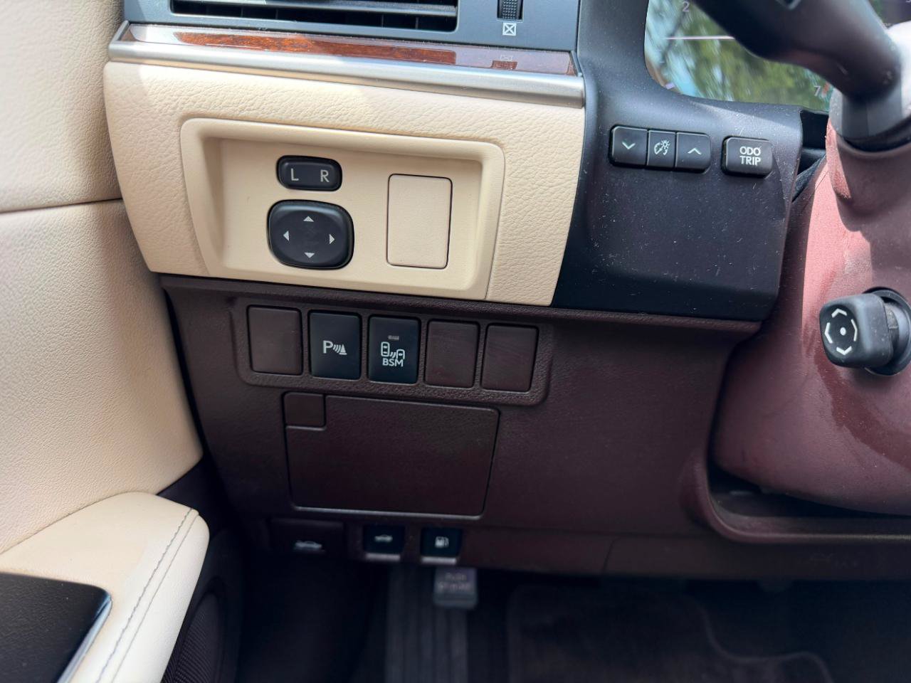 Used 2016 Lexus ES 350 w/ Premium Package w/Wood Trim FWD image 34