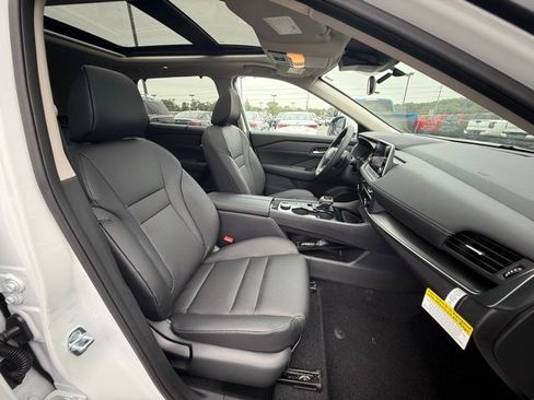 New 2026 Nissan Rogue SV w/ SV Premium Package image 19