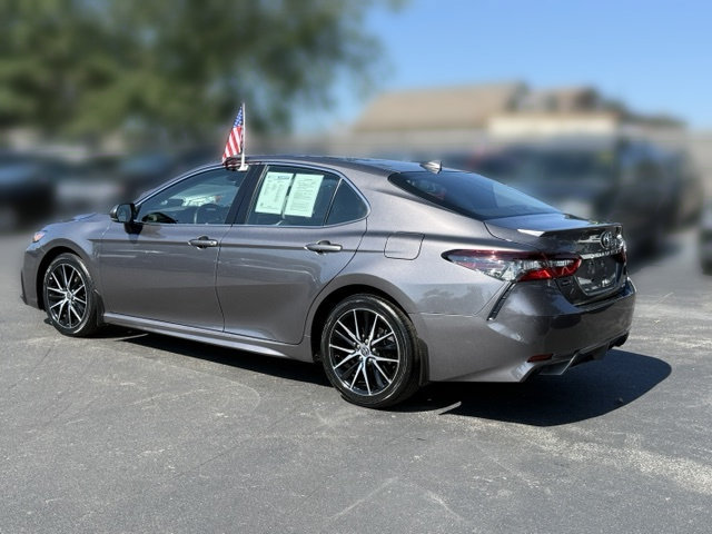 Used 2023 Toyota Camry SE AWD/4WD image 5