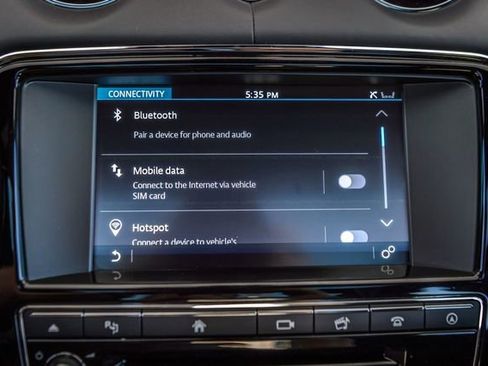 Used 2016 Jaguar XJ image 23