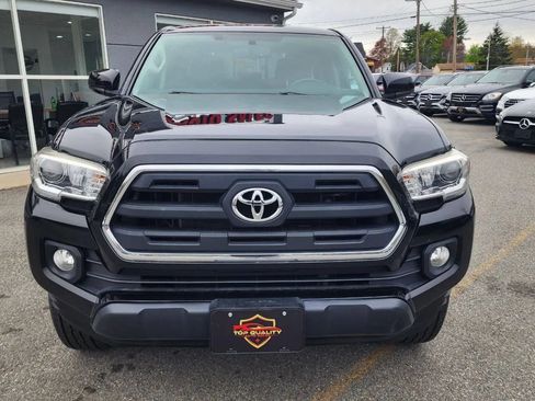 Used 2016 Toyota Tacoma SR5 w/ SR5 Appearance Package (SN) AWD/4WD image 2