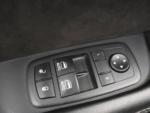 Used 2018 Dodge Challenger SRT w/ Technology Group image 34