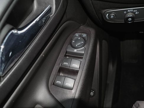 Used 2020 Chevrolet Equinox LT image 28