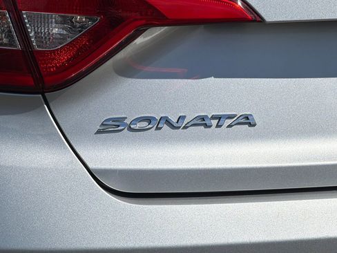Used 2015 Hyundai Sonata SE FWD image 24