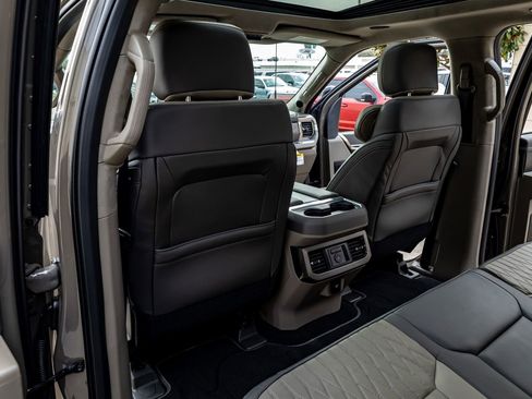 Used 2026 Ford F250 Platinum w/ Platinum Plus Package image 35