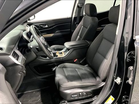 Used 2023 GMC Acadia SLE w/ LPO, Black Accent Package image 22