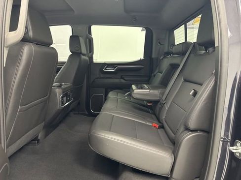 Used 2022 GMC Sierra 1500 SLT w/ SLT Premium Plus Package AWD/4WD image 28