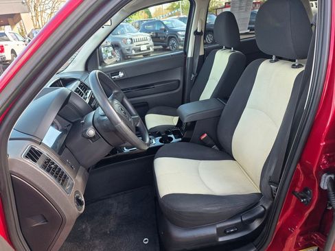 Used 2008 MAZDA Tribute i image 4