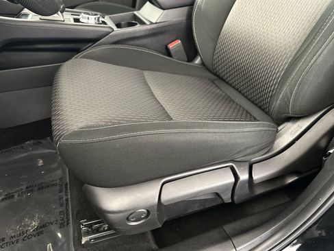 Used 2023 Mitsubishi Outlander ES image 16