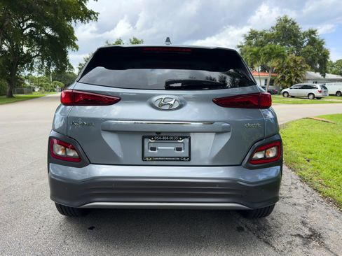 Used 2021 Hyundai Kona Ultimate w/ Cargo Package FWD image 8