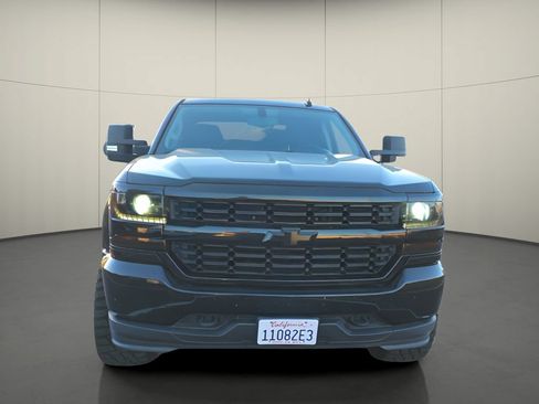 Used 2018 Chevrolet Silverado 1500 LT AWD/4WD image 2