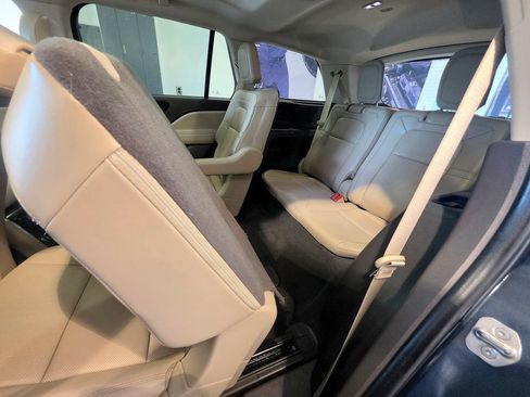 Used 2023 Lincoln Aviator Reserve w/ Equipment Group 201A AWD/4WD image 71
