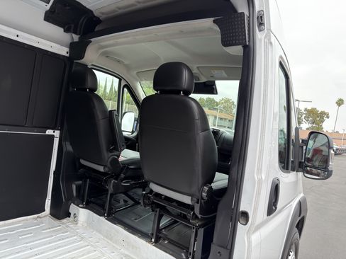 Used 2025 RAM ProMaster 2500 w/ Convenience Group FWD image 13